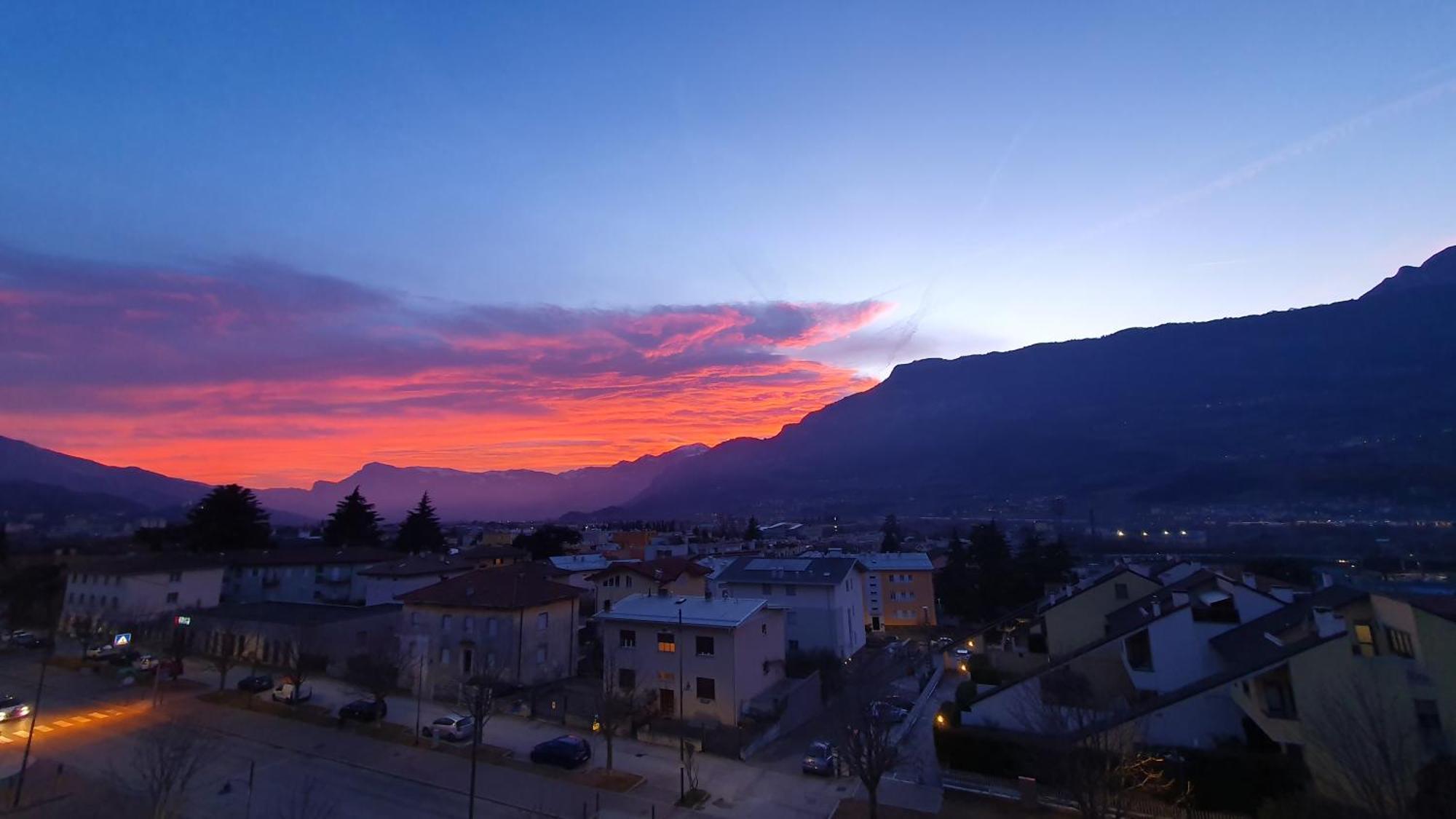 Vista Mozzafiato Sulle Alpi Apartment Rovereto  Exterior photo